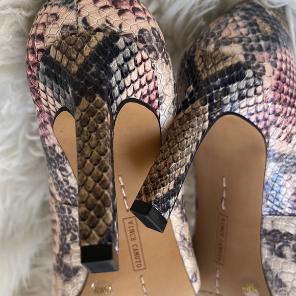 Vince Camuto Snake Heels Size 7.5 M 38 - Picture 6 of 11
